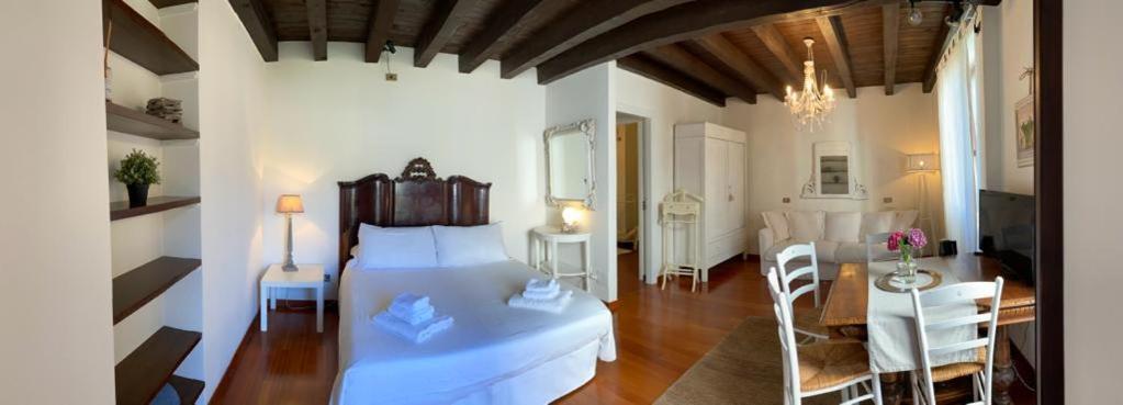 Bed and Breakfast Il Giardino Segreto Ізео Номер фото